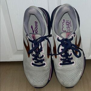 Brooks Women's Gray and Navy Athletic Shoes
